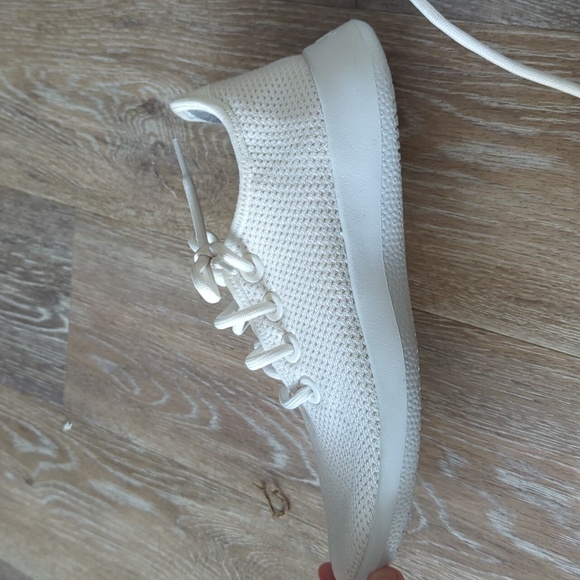 like new Allbirds tree runners sneakers - Picture 8 of 12
